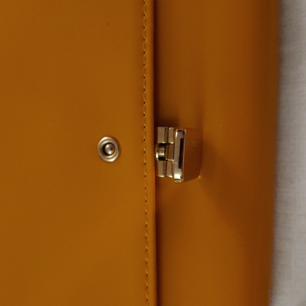 Wallet - Picture 2 of 5